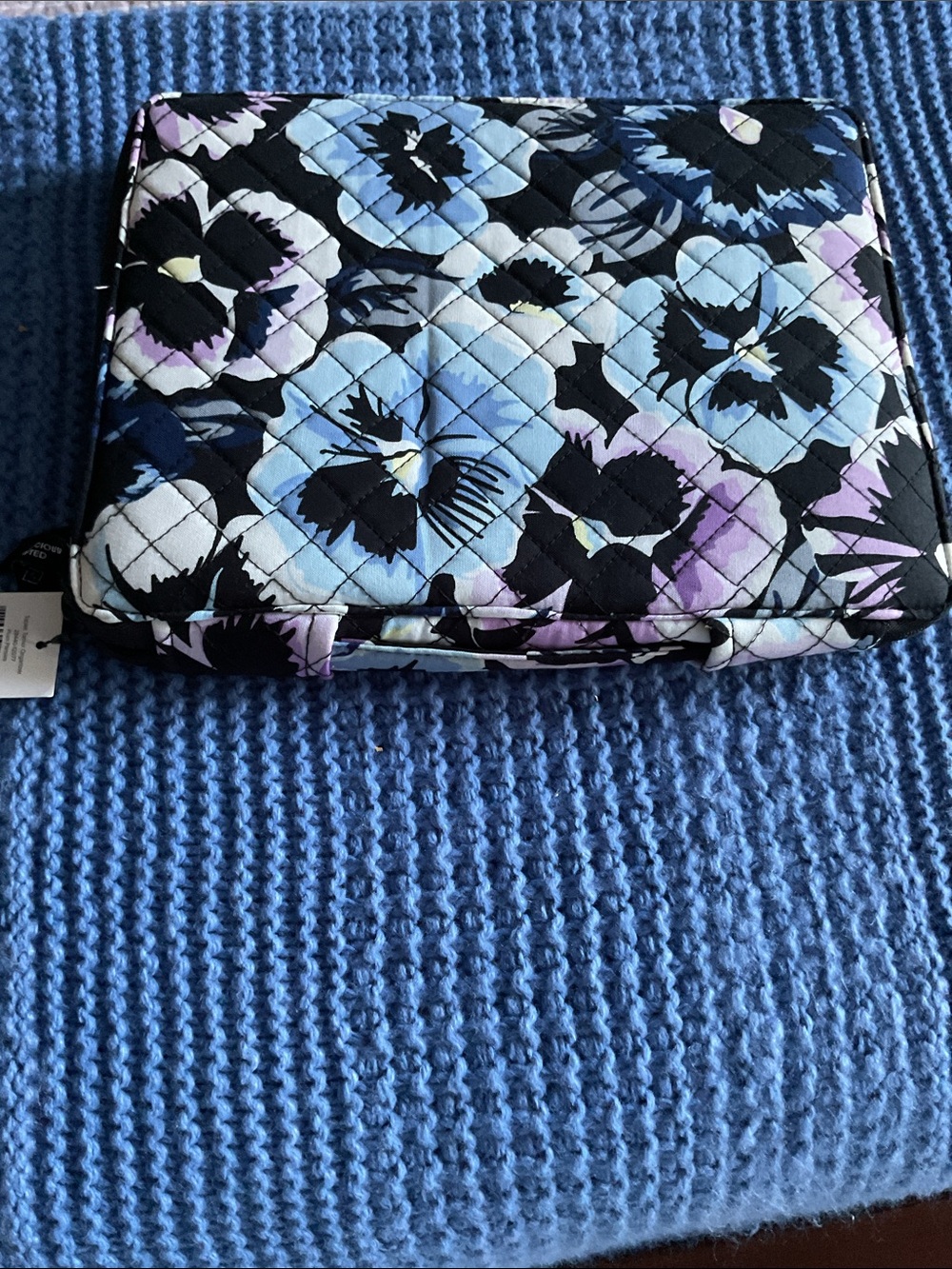 Vera Bradley Blue Floral Quilted Tablet Tamer Organizer - Picture 6 of 7